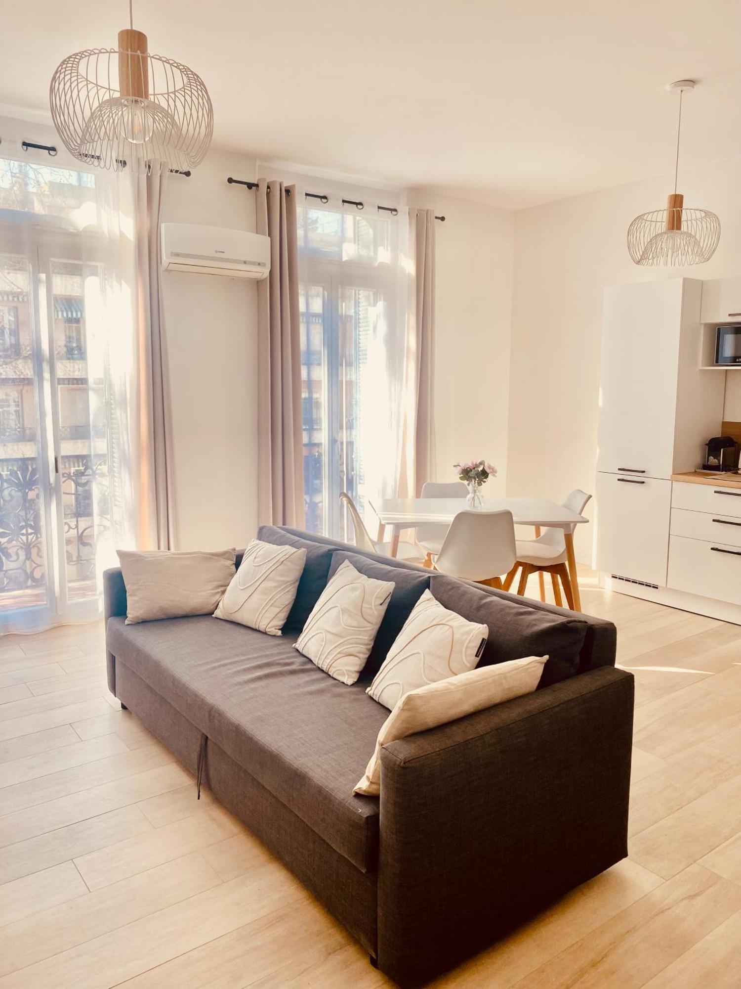 Apartment Elegant T3 Centre, 10 Mn A Pieds Palais, Croisette *