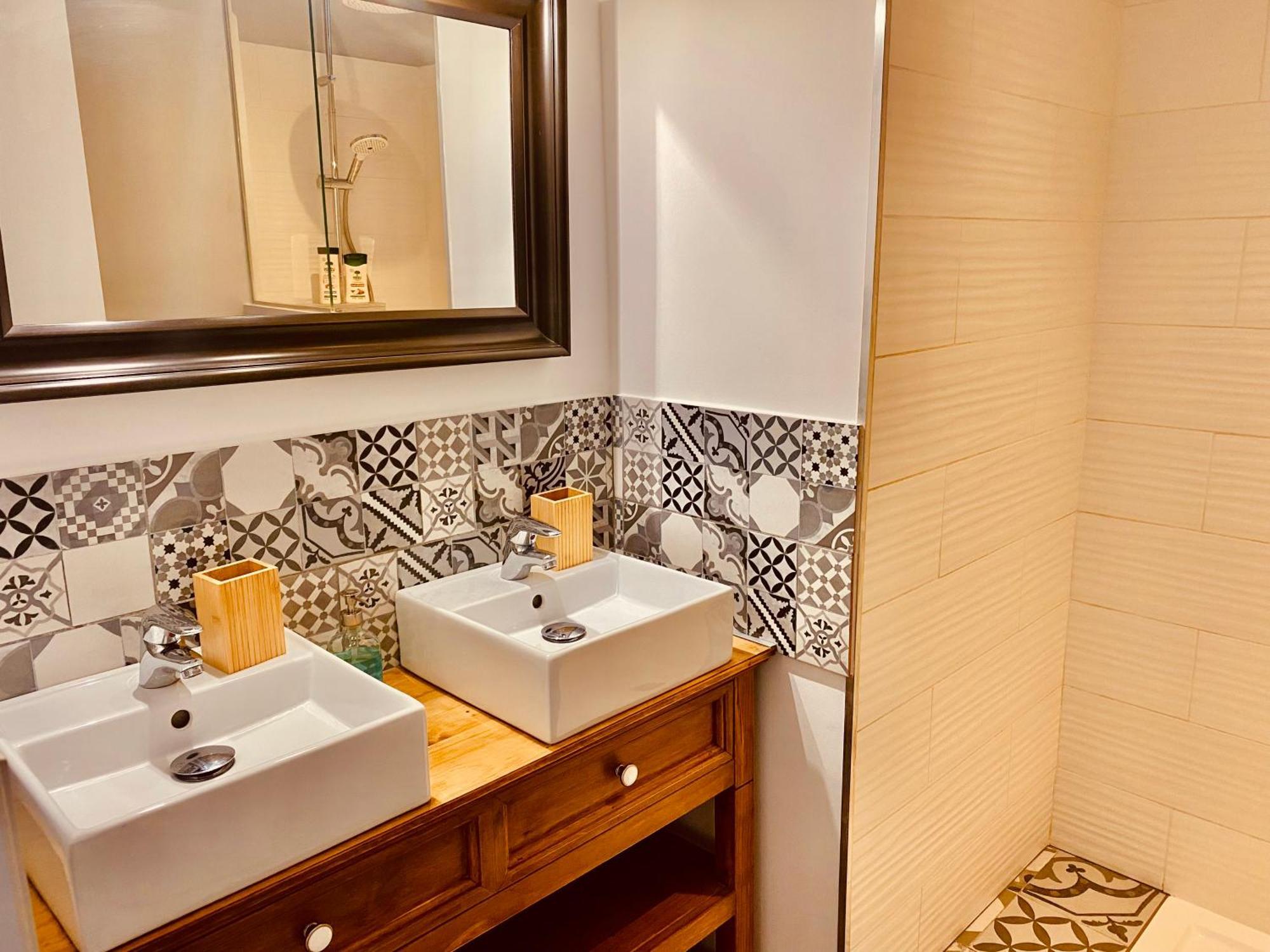 Apartment Elegant T3 Centre, 10 Mn A Pieds Palais, Croisette